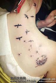 populární pampeliška holub tetování vzor