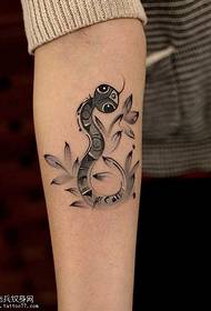 uzorak za tetovažu zmija s tintom za ruke