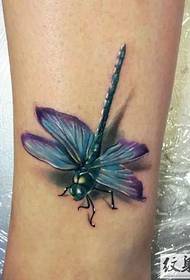 Fantastico modello di tatuaggio a libellula dell'acquerello