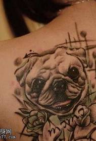 patró de tatuatge de gos d'espatlla