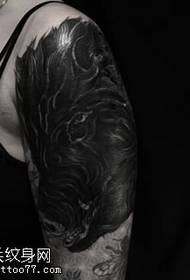Vzor tetovania cez plece čierny Panther