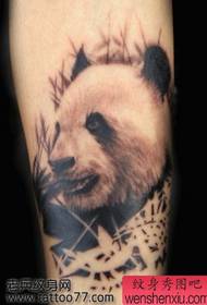 рука милий класичний панда татуювання візерунок