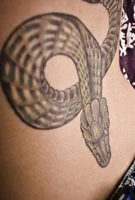 juodo gyvatės tatuiruotės modelis