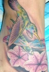 Peito de beija-flor e libélula flor tatuagem padrão