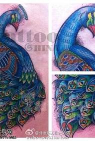əl ilə boyanmış gözəl peacock döymə nümunəsi