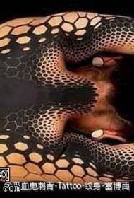 Ang sumbanan sa Cool 3D Snake Totem Tattoo