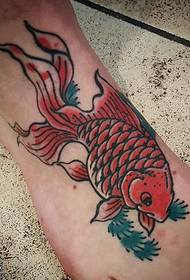 patrón de tatuaxe de peixes de ouro vermello no pé