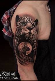 pečių leopardo tatuiruotės modelis