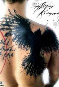 Indietro modello di tatuaggio corvo nero