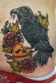 Model de tatuaj abdomen Crow