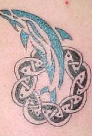 Keltski čvor uzoraka i tetovaža delfina