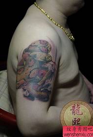 brazo súper guapo serpiente tatuaje patrón