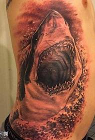 Mokhoa oa tattoo oa Waist Shark