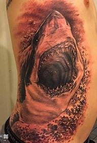 Modello di tatuaggio squalo vita