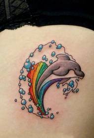 Сладка цветна татуировка на бедрото за делфини 134422 - супер красива сладка 3D цветна татуировка за делфини
