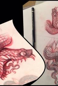 Европски училишен ракометар за тетоважа со змија глава