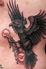 disegno del tatuaggio del corvo in vita