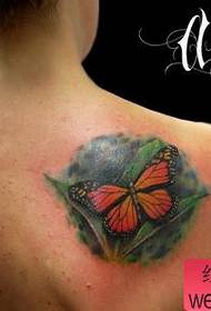 ramena u boji kostiju leptir tetovaža uzorak