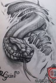 käärme tatuointikuvio: repimä käärme tatuointikuvio