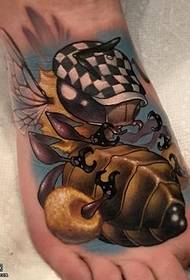 стъпки реалистичен пчелен татуировка модел