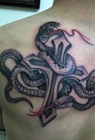rame križ kača vzorec tatoo