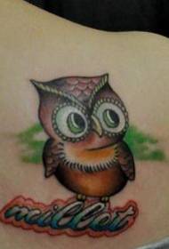modello di tatuaggio carino gufo spalla