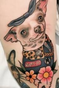 симпатична фигура во стил на вести од училиште, куче тетоважа во боја