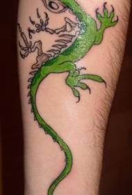 umbala wengalo ye-lizard kwisiqingatha samathambo e tattoo