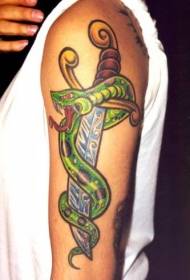 خنجر اور سبز سانپ ٹیٹو کا نمونہ