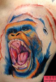 Imagine de tatuaj: model de tatuaj de orangutană în piept
