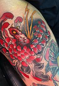 Schlangen-Chrysanthemen-Tattoo-Muster