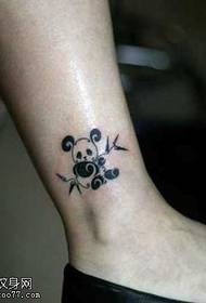 Kojos mielas totemos pandos tatuiruotės modelis