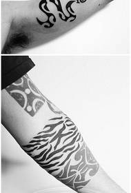 Arm apstraktni pop totem zmija tetovaža uzorak