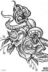 тренд класична змија и клучна шема на тетоважи