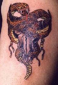 bul kalf en geel slang tattoo patroon