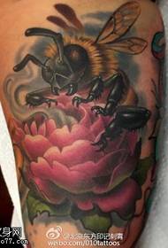 modèle de tatouage peint abeille 134001 - un motif de tatouage personnalisé abeille