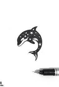 Model de tatuaj cu delfini înțepate