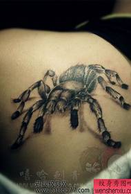 Površinski zgodan uzorak tetovaže pauka