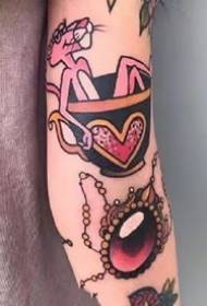sekelompok séri tattoo macan beureum pink