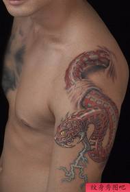 mannelijke arm knappe cool Europese en Amerikaanse slang tattoo patroon