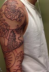rame pricanje božura zmija tetovaža uzorak