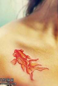 прса црвена златна рибица узорак тетоважа