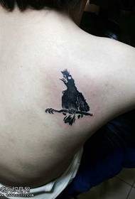 modèle de tatouage corbeau d'épaule