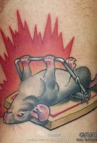 ein alternatives klassisches maus tattoo muster