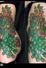 patrón de tatuaxe de pavo real cintura