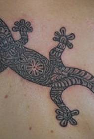 modello tatuaggio spalla lucertola tribale nera