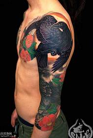 uzorak tetovaža ruku vrana