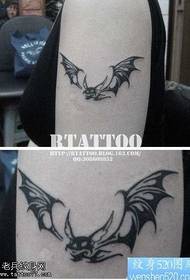 paže malý klasický totem netopýr tetování vzor