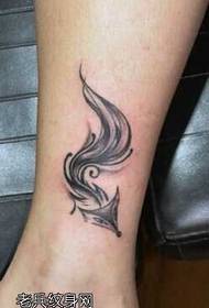 Kāju melnā tauriņa tetovējuma raksts