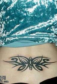 Patrón de tatuaxe con tótem de mariposa de cintura